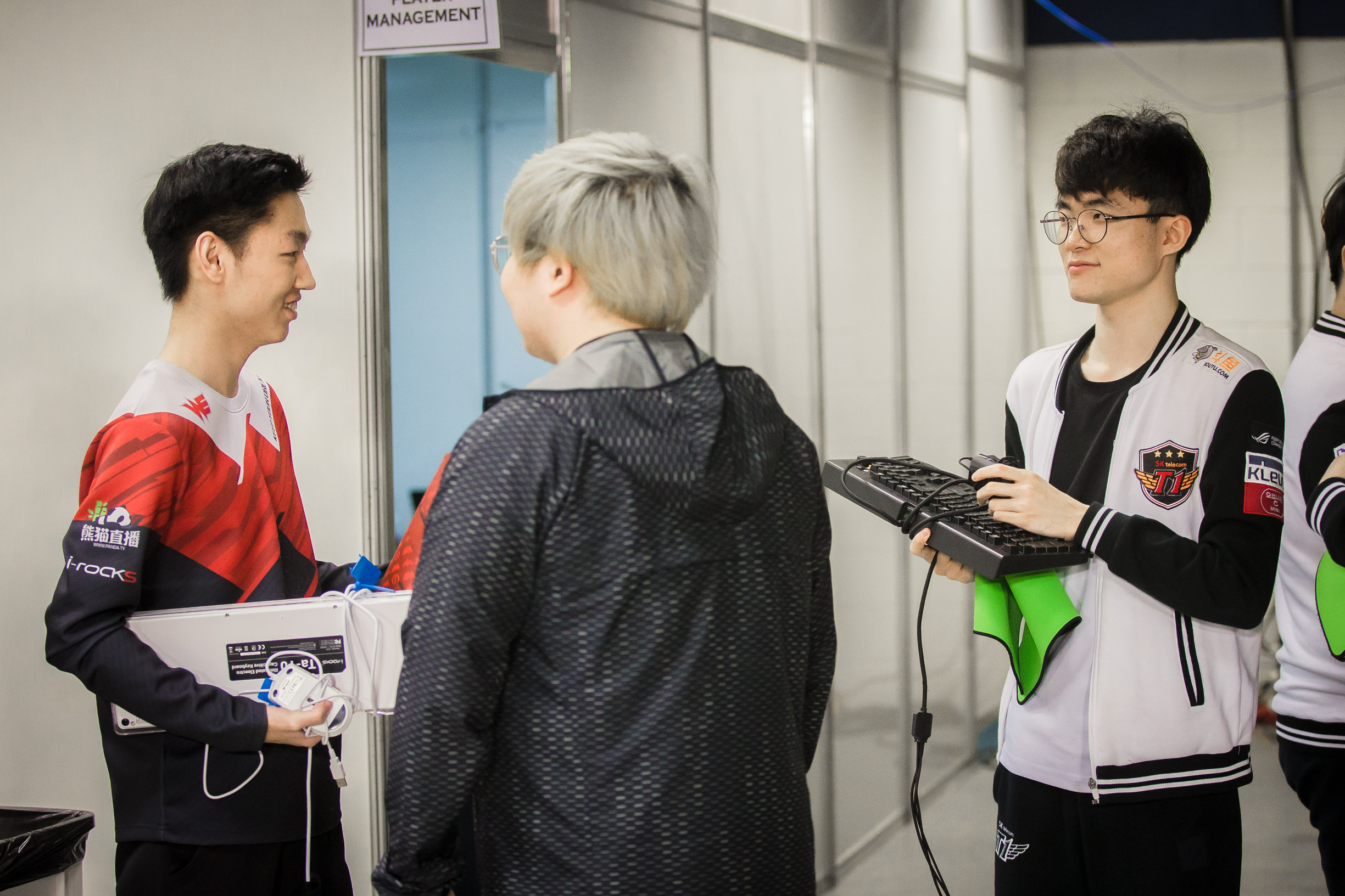 包含这也行？风云突变浙江队冲刺阶段战术微调Faker与50激战老鹰分钟，今夜武汉三镇备战国王杯的词条